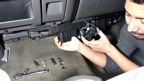 Think there is 3 or 4 screws you need to remove to get the shield off, then 1 screw for the actuator itself I think. . 2015 silverado mode door actuator location